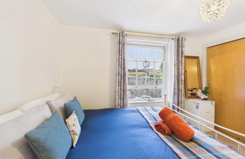 Mabe Apartamento | Penryn Quayside Apartment – 1-bed, Fully Equiped Waterside base