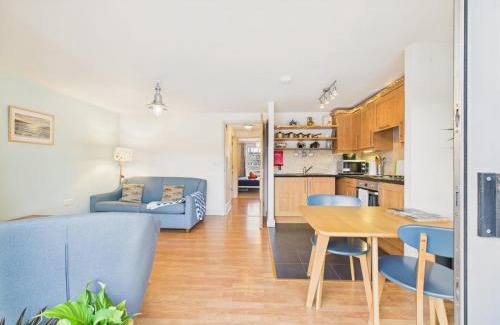 Mabe Apartamento | Penryn Quayside Apartment – 1-bed, Fully Equiped Waterside base