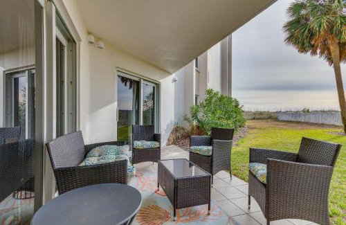 Pensacola Beach Apartamento | Pensacola Beach Condo with Patio and Access to Beach!