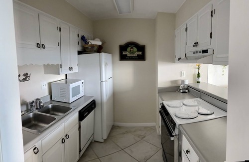 Villa Sabine Condominio | Pensacola Beach Waterfront Condo - Yacht, Pool, Tennis, Beach Club - 7th Floor