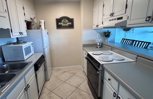 Villa Sabine Condominio | Pensacola Beach Waterfront Condo - Yacht, Pool, Tennis, Beach Club - 7th Floor