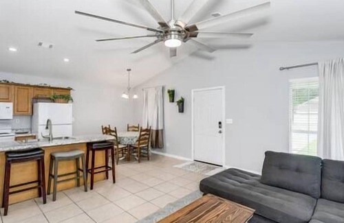 Florida Panhandle Casa | Pensacola Country Bungalow II