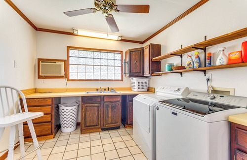 Florida Panhandle Casa | Pensacola Home ~ 13 Mi to Perdido Bay!