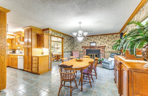 Florida Panhandle Casa | Pensacola Home ~ 13 Mi to Perdido Bay!