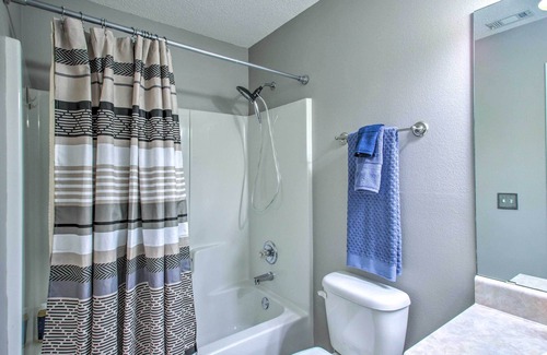 West Pensacola Casa | Pensacola Home ~ 2 Mi to Perdido Bay Beaches!