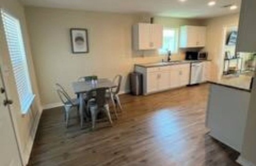 Warrington Casa | Pensacola Place and Navy-Aid'er