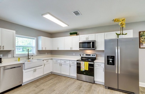 West Pensacola Casa | Pensacola Vacation Rental ~ 5 Mi to Beach!