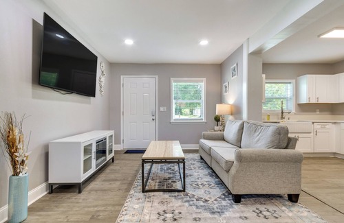 West Pensacola Casa | Pensacola Vacation Rental ~ 5 Mi to Beach!