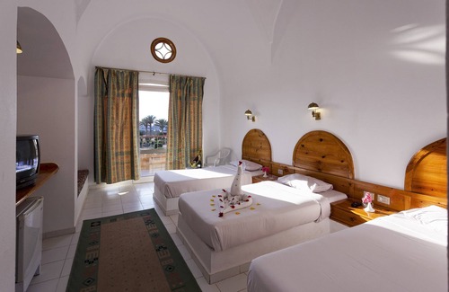 El Quseir Hotel | Pensee Royal Garden Beach Resort