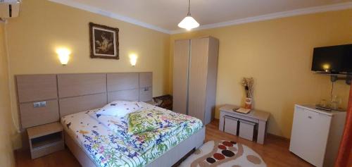 Baile Herculane Casa | Pension Charisma