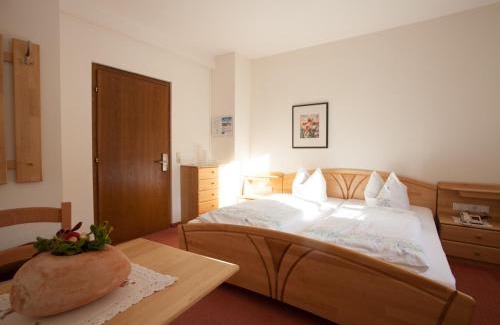 Gargellen Casa | Pension Edelweiss - Bergdorf Gargellen 1423m - 200m zur Schafbergbahn