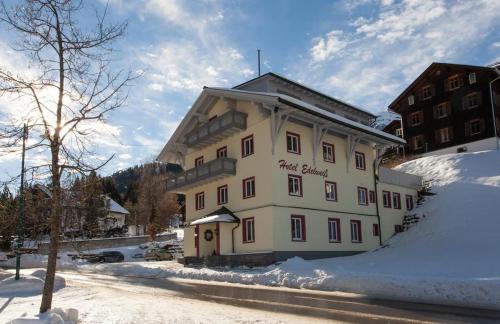 Gargellen Casa | Pension Edelweiss - Bergdorf Gargellen 1423m - 200m zur Schafbergbahn