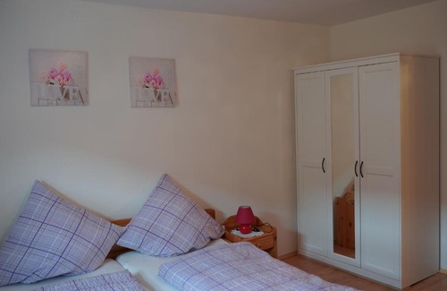 Hinterweidenthal Casa | Pension - Gästehaus Zum Pfälzerwald