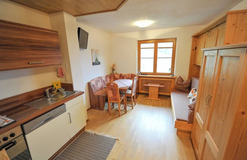 Stuhlfelden Apartamento | Pension Grubhof FW C, Stuhlfelden, sunny location, valley view, family-friendly.