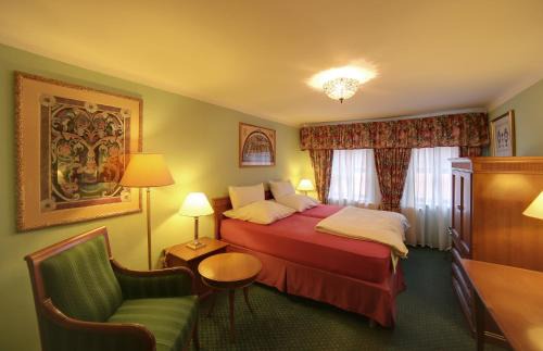 Loket Casa | Pension Masonic House