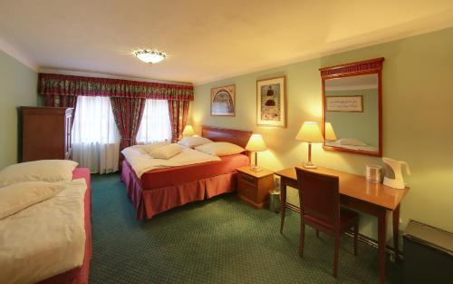 Loket Casa | Pension Masonic House