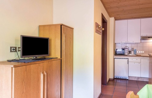 Santa Maddalena Apartamento | 'Pensión Sonia Apartamento 102' con vistas a la montaña, jardín y Wi-Fi