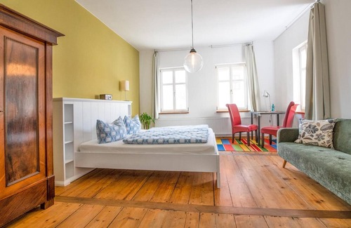 Naumburg Casa | Pension und Ferienwohnung Onkel Ernst