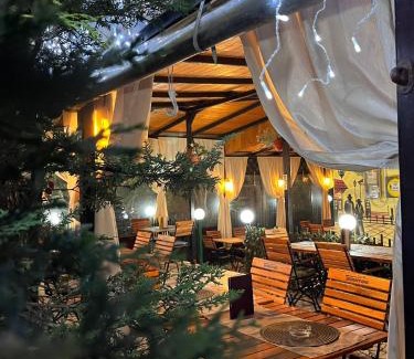 Navodari Casa | Pensiune Restaurant Arconi