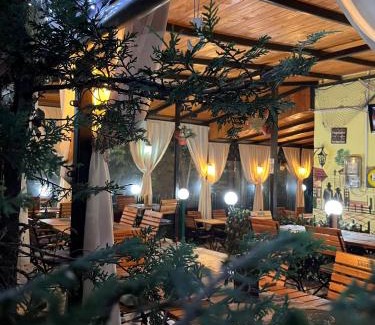 Navodari Casa | Pensiune Restaurant Arconi