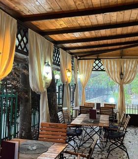 Navodari Casa | Pensiune Restaurant Arconi