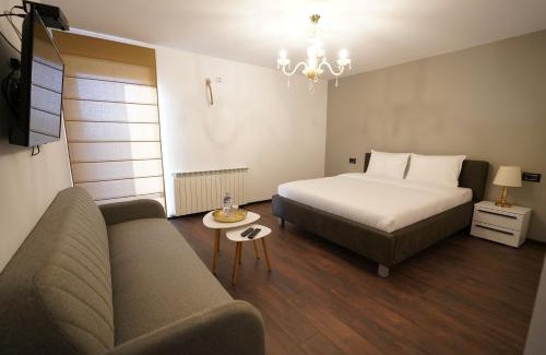 Bucu Casa | Pensiunea 77