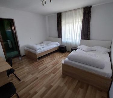 Almasu Mare Casa | Pensiunea agroturistica "Cheile Cibului"