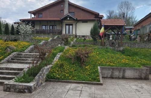 Certeju de Sus Casa | Pensiunea Carma