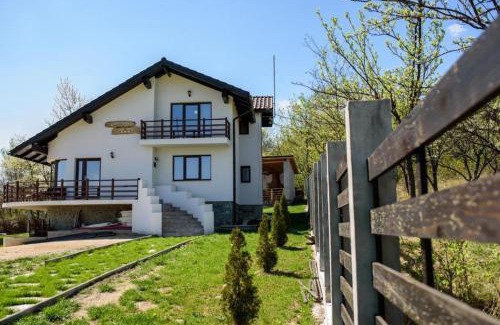 Baia de Fier Casa | Pensiunea Casa Sofia