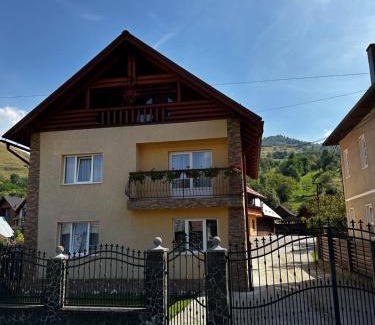 Botiza Casa | Pensiunea Dorina