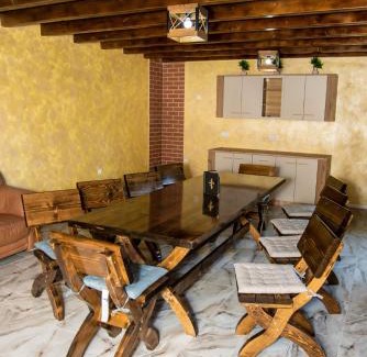 Racovita Casa | Pensiunea Efremia