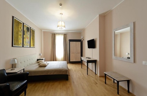 Tirgu Mures Casa | Pensiunea Elphin