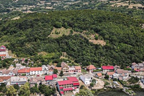 Coronini Casa | Pensiunea Leonardo