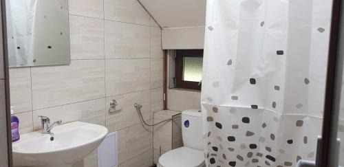 Tismana Casa | Pensiunea Magnolia din Tismana