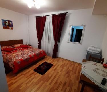 Ponoarele Casa | Pensiunea Maria-Elena