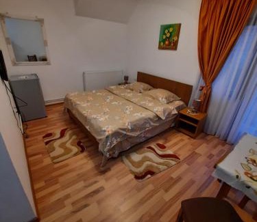 Ponoarele Casa | Pensiunea Maria-Elena