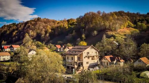 Bran Hotel | Pensiunea Montan din Bran,sat Simon SPA indoor