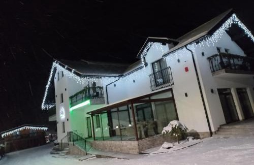 Moisei Casa | Pensiunea Paradisul Verde