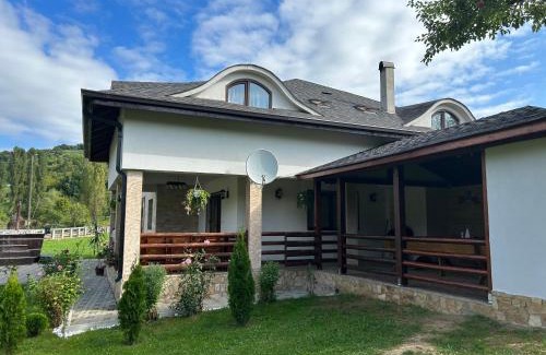 Salva Casa | Pensiunea Pe Vale La Moco