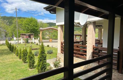 Salva Casa | Pensiunea Pe Vale La Moco