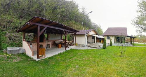 Lisa Casa | Pensiunea Tudor Breaza