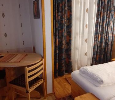 Lupeni Casa | Pensiunea Vladis
