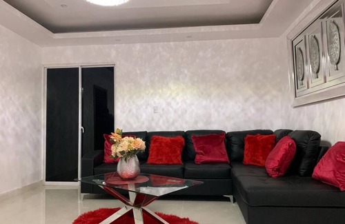 Gregorio Luperon Apartamento | Penthouse 15 minutos del centro de la ciudad, aeropuerto, restaurantes y mas.