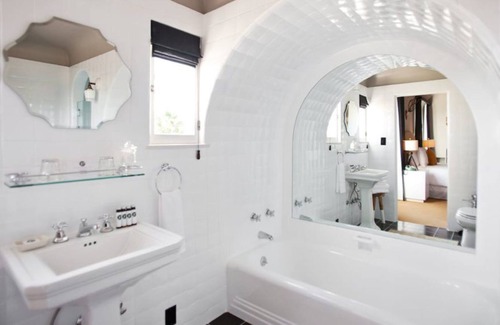 Wilshire Montana Casa | Penthouse 2A at Palihouse Santa Monica, Minutes to Santa Monica Pier Aquarium!