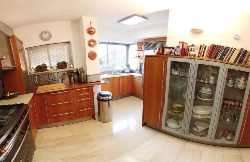 Kiryat Shmuel Apartamento | Penthouse 5 BedRooms Best Location