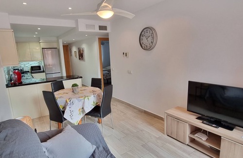 Playa de Vera Apartamento | Apartamentos Paraíso, Ático B a pie de Playa, piscina privada en solárium, WI-FI