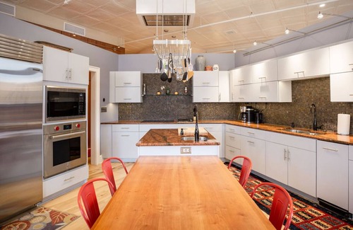 North Downtown Apartamento | Penthouse Apartment Overlooking Downtown Mall
