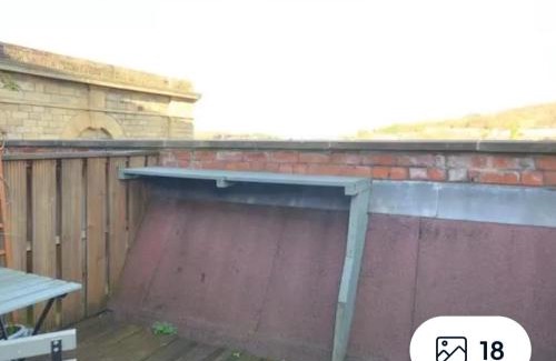 Dewsbury Apartamento | PENTHOUSE APARTMENT - FREE GARAGED Parking - BALCONY - GYM