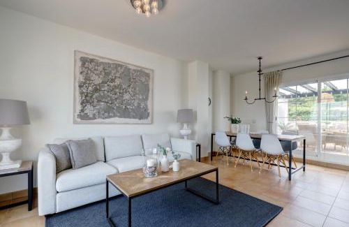 San Roque Apartamento | Penthouse apartment in Alcaidesa