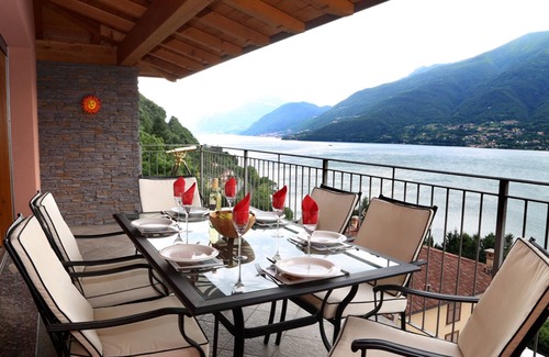 Dorio Apartamento | Apartamento ático en el lago de Como con magníficas vistas al lago y a la montaña